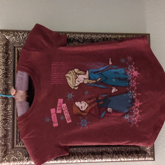 💖 Disney 6/6X, Frozen t-shirt burgundy short sleeve with sparkles - Picture 1 of 4